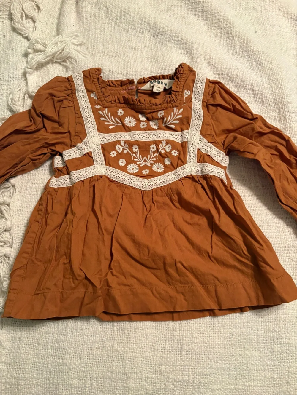 Mini Boden Girl’s Rust Embroidered Peasant Top with Lace Trim size 3-4